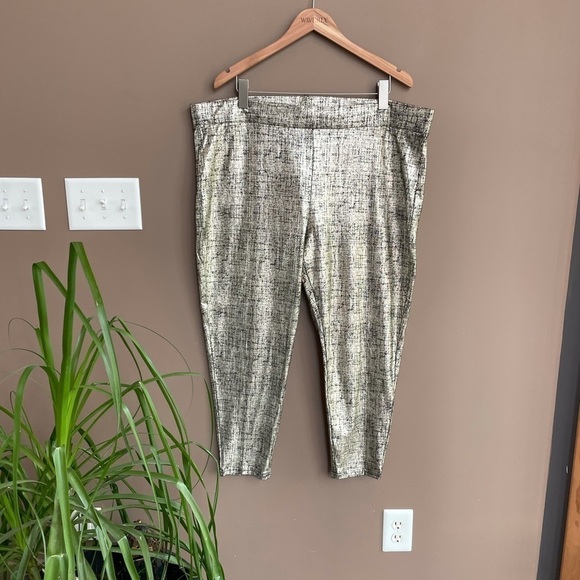 TORRID Metallic Foil Crosshatch Gold Legging 4X‎ - Picture 3 of 6